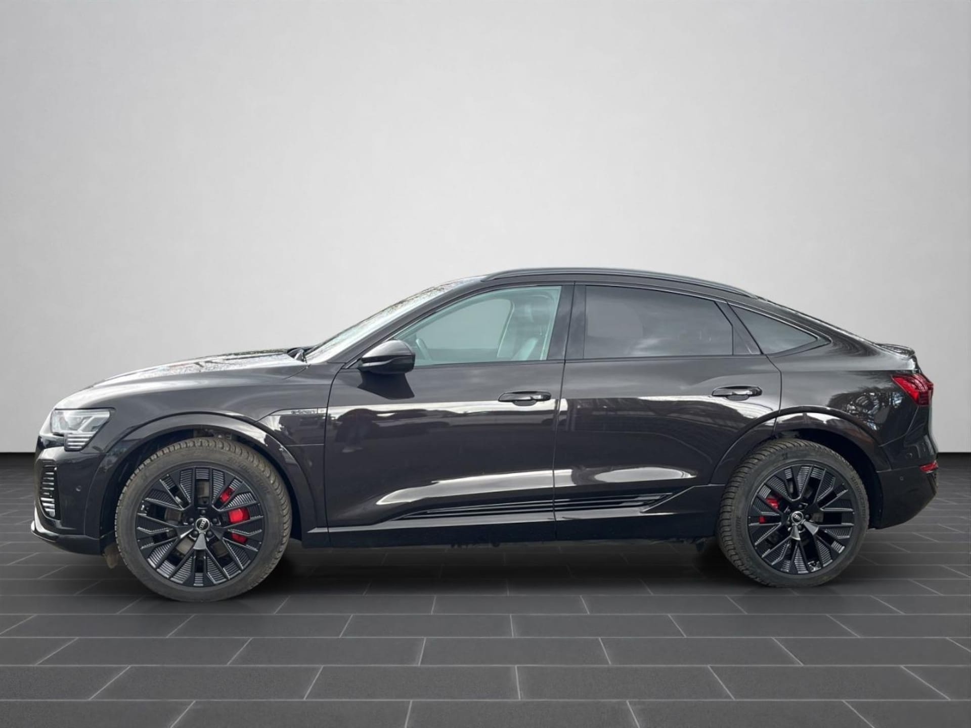 Audi Q8 Sportback e-tron S line