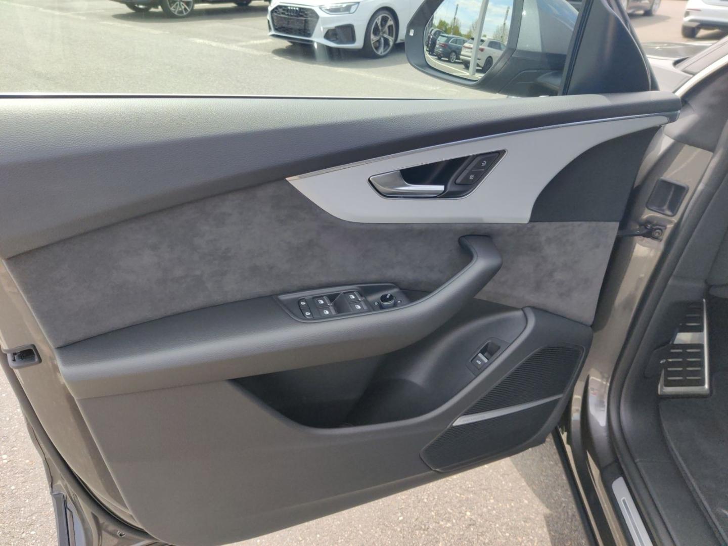 Image about Audi Q8 50 TDI quattro tiptronic