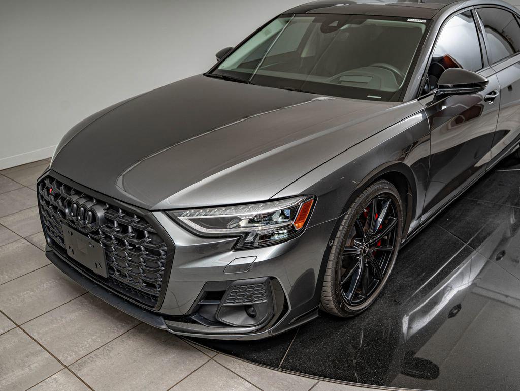 2022 Audi S8 Base - Photo 14