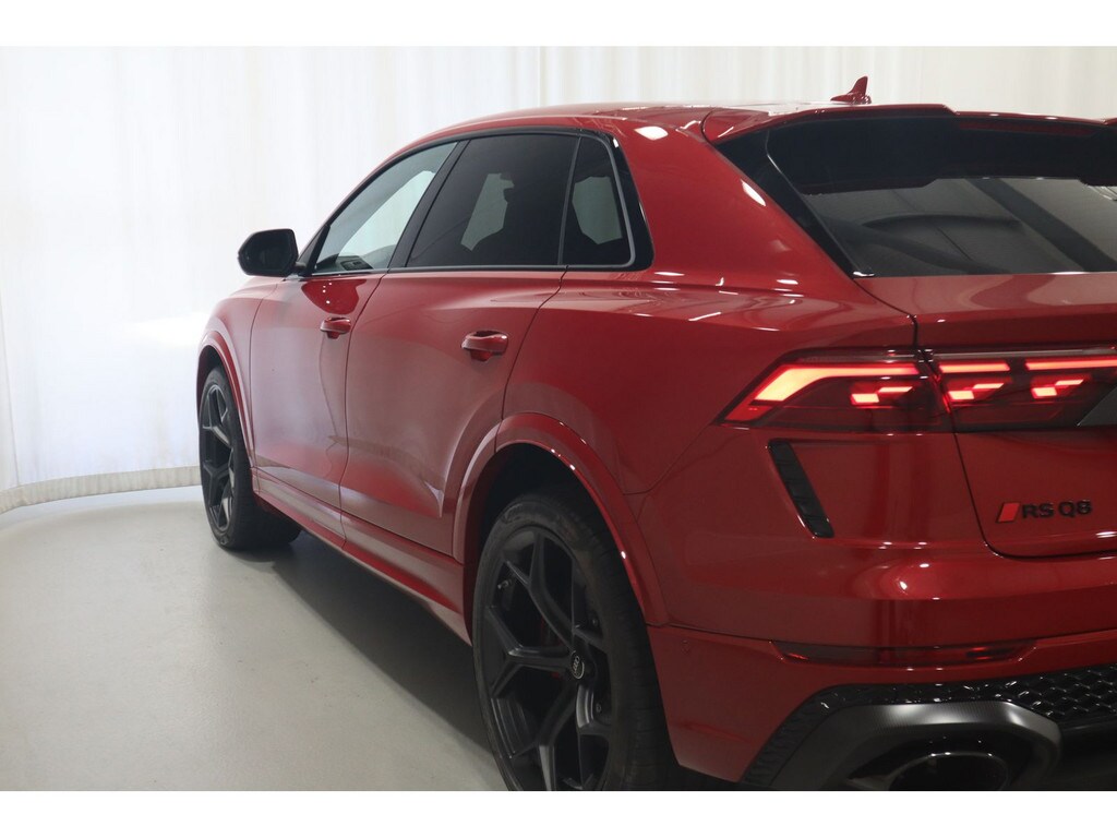 Audi RS Q8 SUV performance