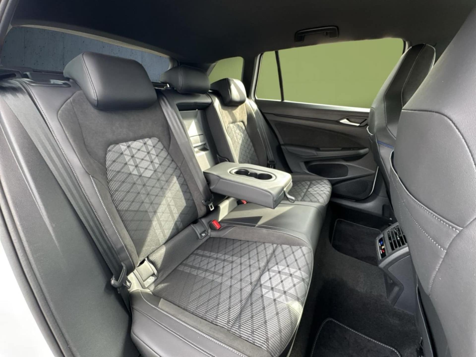 Volkswagen Golf Variant R-Line