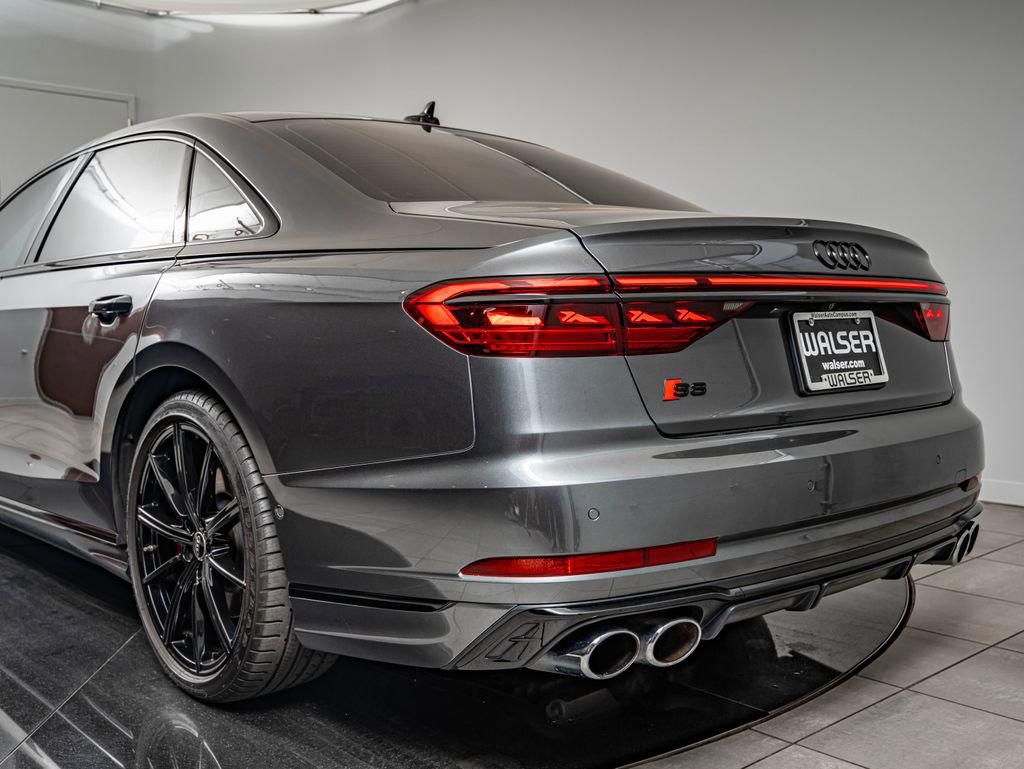 2022 Audi S8 Base - Photo 19