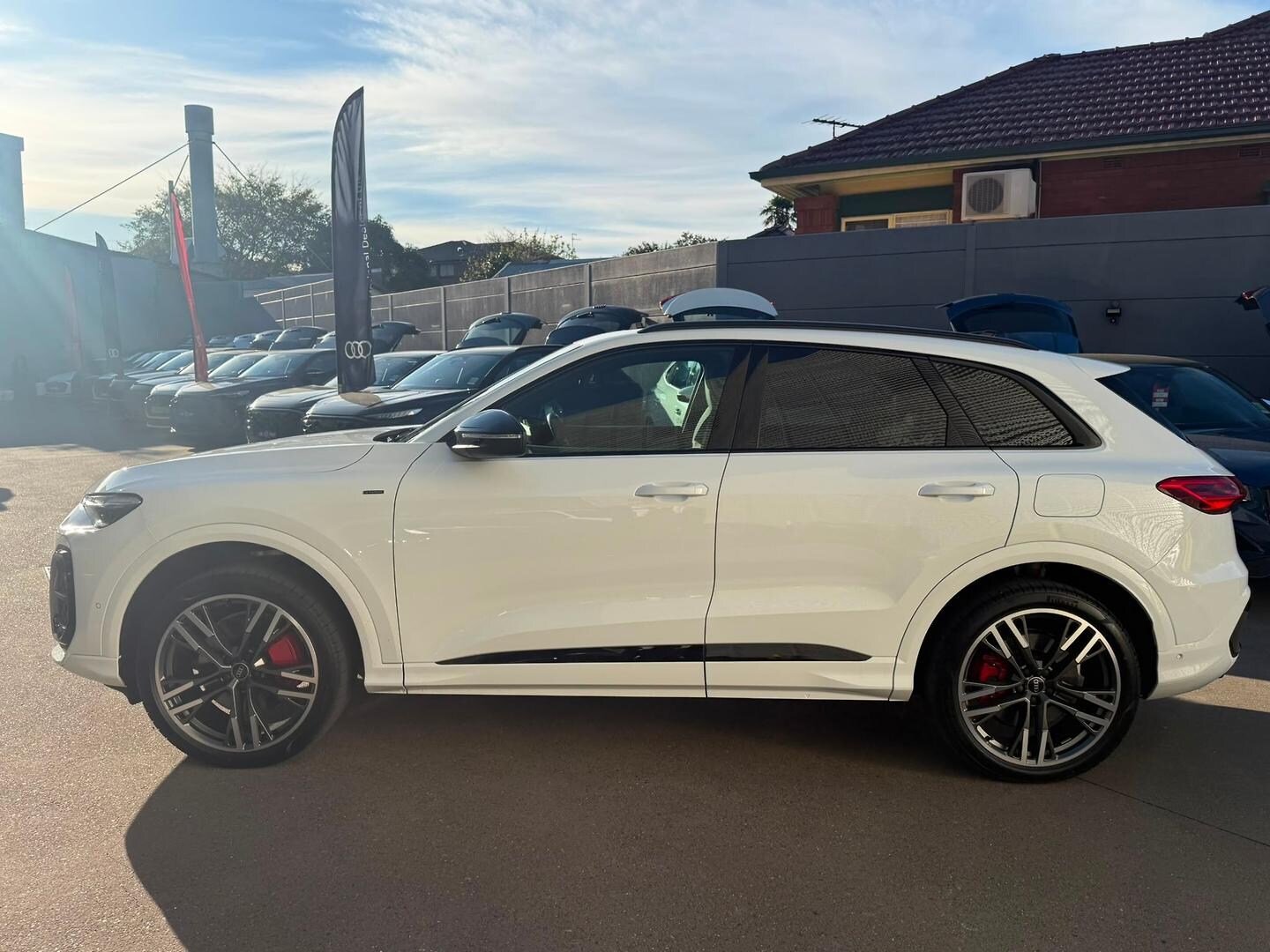 Image about Audi Q5 SUV e-hybrid quattro S tronic