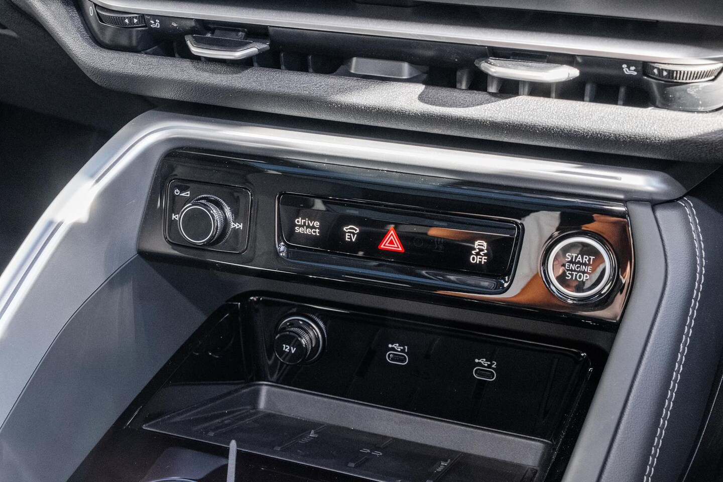 Image about Audi Q5 SUV e-hybrid quattro S tronic