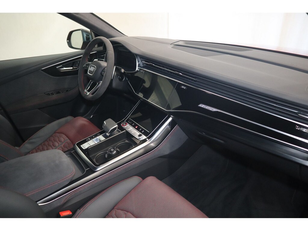 Audi RS Q8 SUV performance