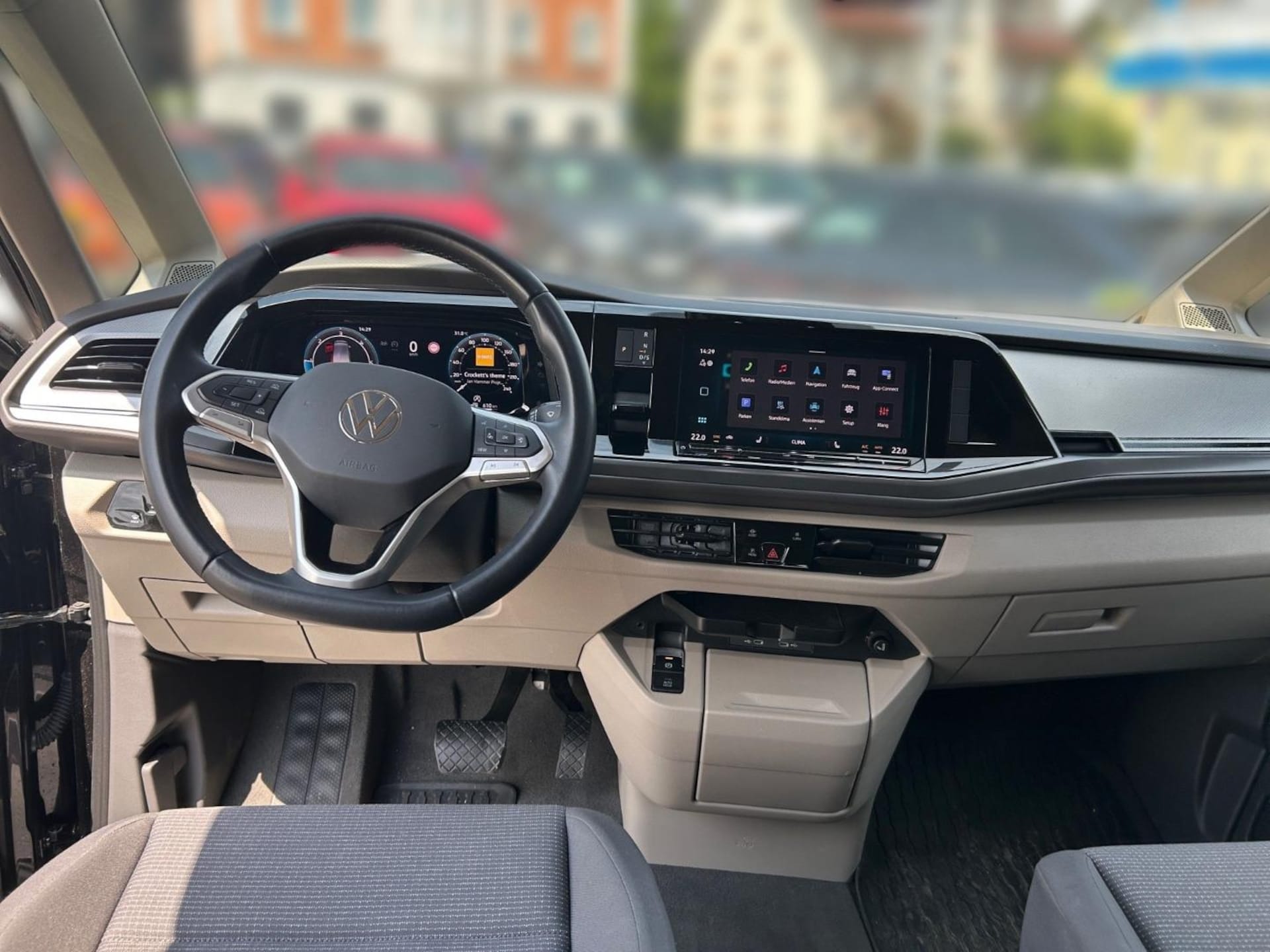 Volkswagen Multivan Langversion Basis-Modell