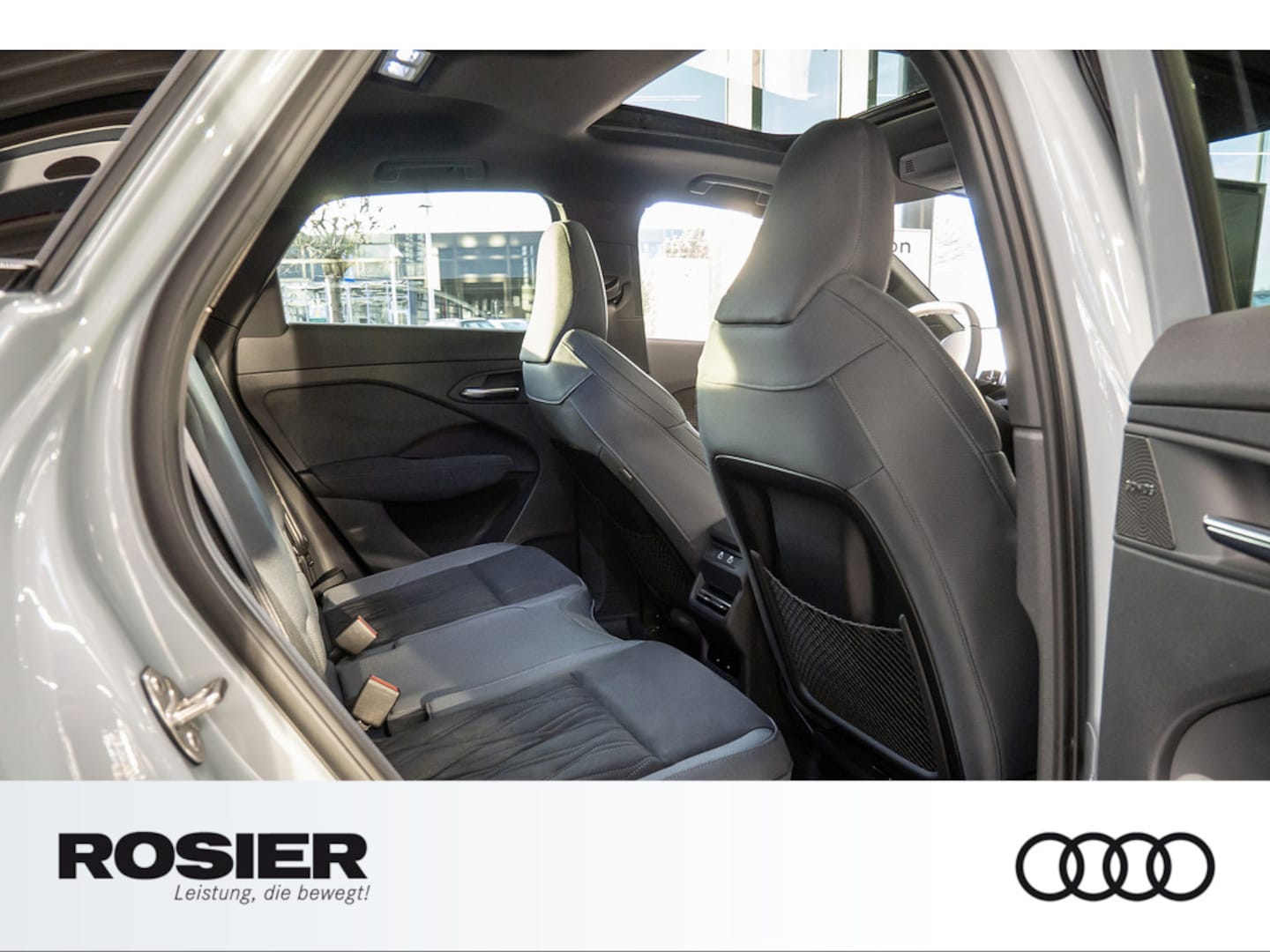Bild über Audi Q3 Sportback TFSI quattro 195 kW S tronic - für weitere Informationen kontaktieren Sie den Audi Partner
