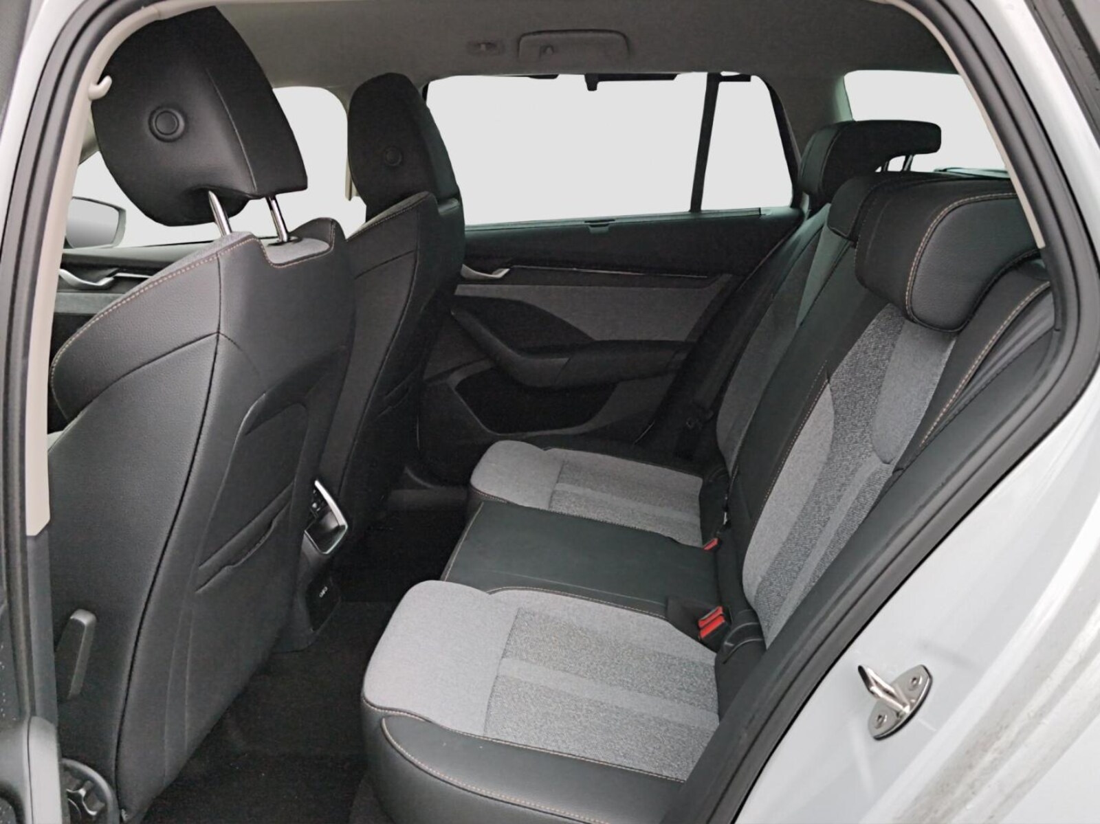 Škoda Octavia Combi – Bild 17