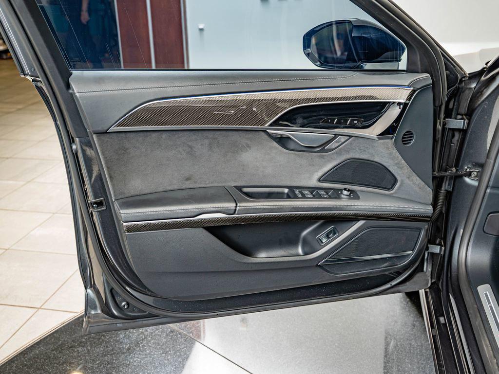 2022 Audi S8 Base - Photo 22