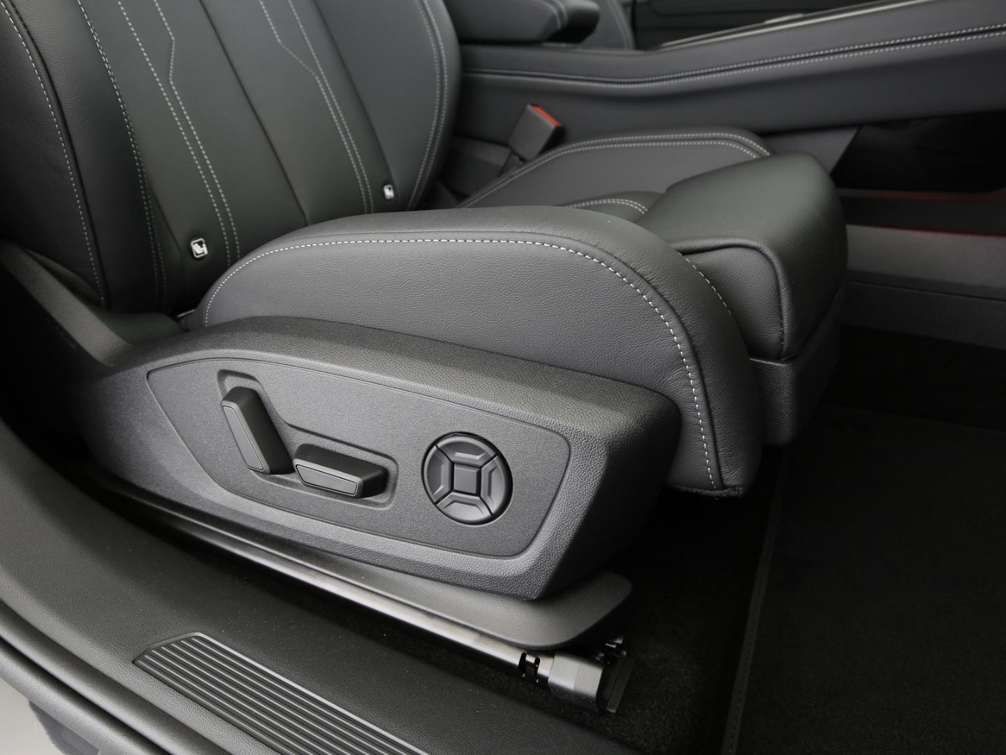 Bild über Audi Q4 Sportback e-tron e-tron quattro 220 kW - für weitere Informationen kontaktieren Sie den Audi Partner