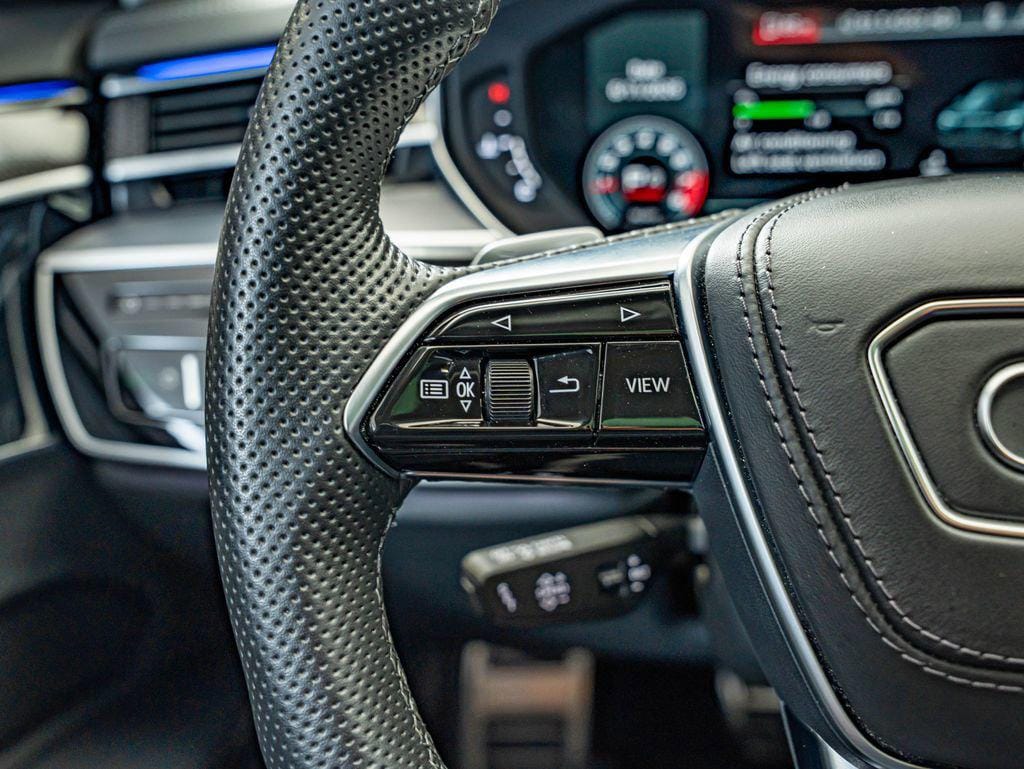 2022 Audi S8 Base - Photo 23