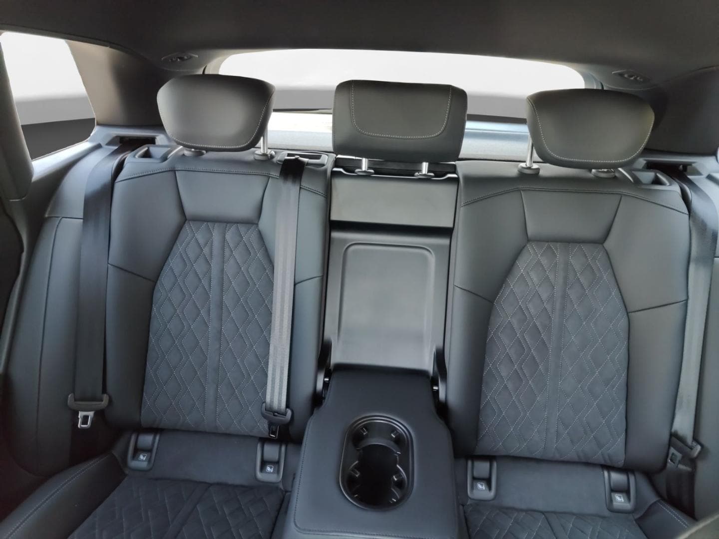 Bild über Audi Q4 SUV e-tron e-tron quattro 220 kW - für weitere Informationen kontaktieren Sie den Audi Partner