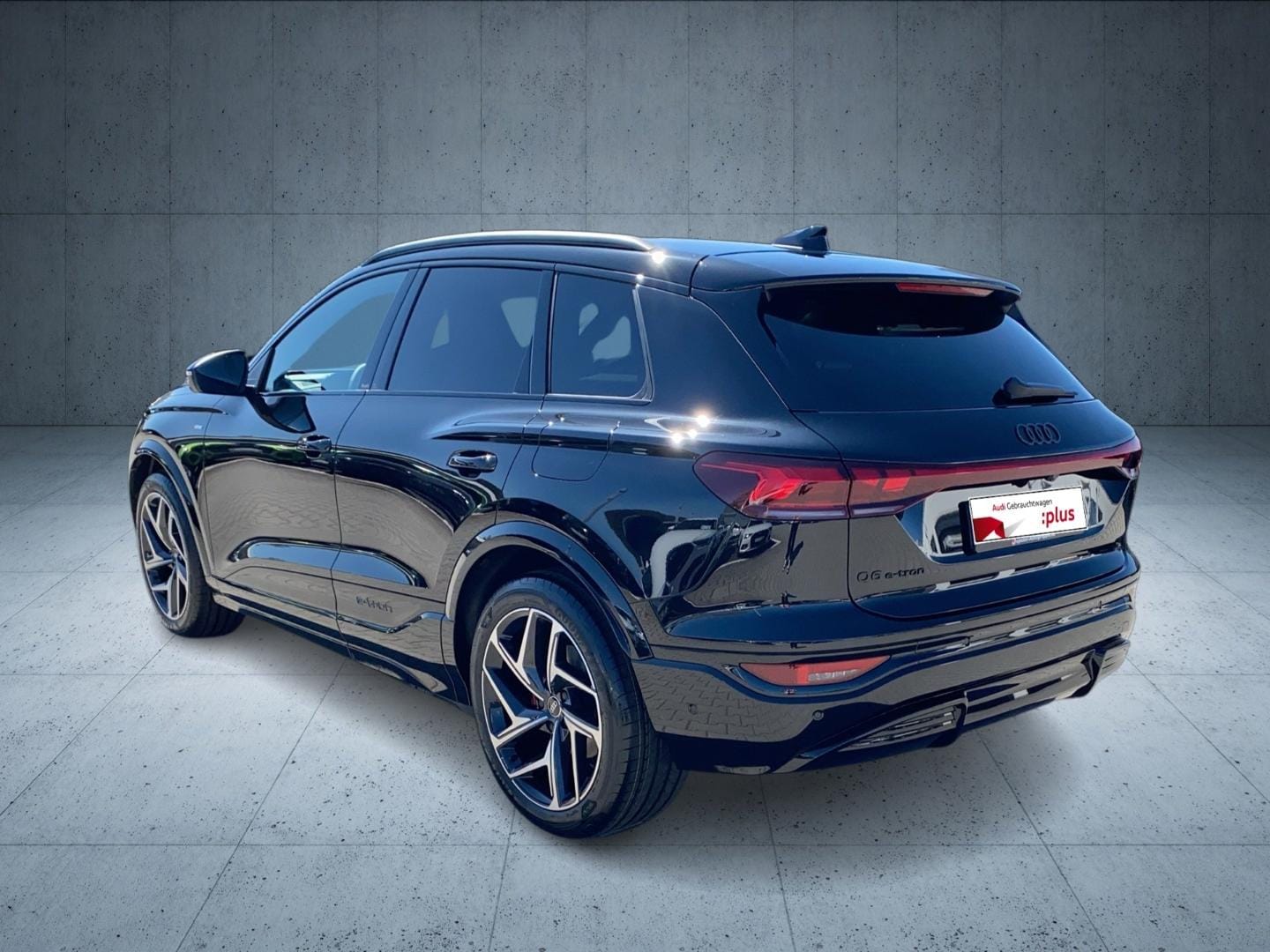 Bild über Audi Q6 SUV e-tron S line business e-tron performance 225 kW - für weitere Informationen kontaktieren Sie den Audi Partner