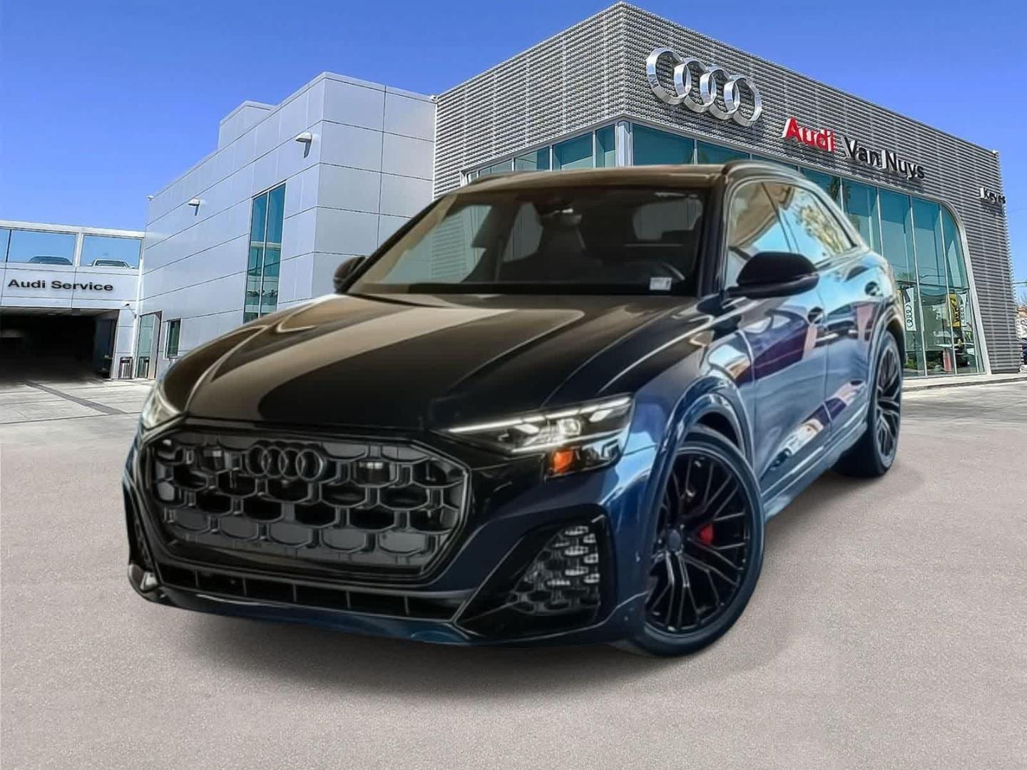 2026 Audi SQ8 Premium Plus quattro's photo