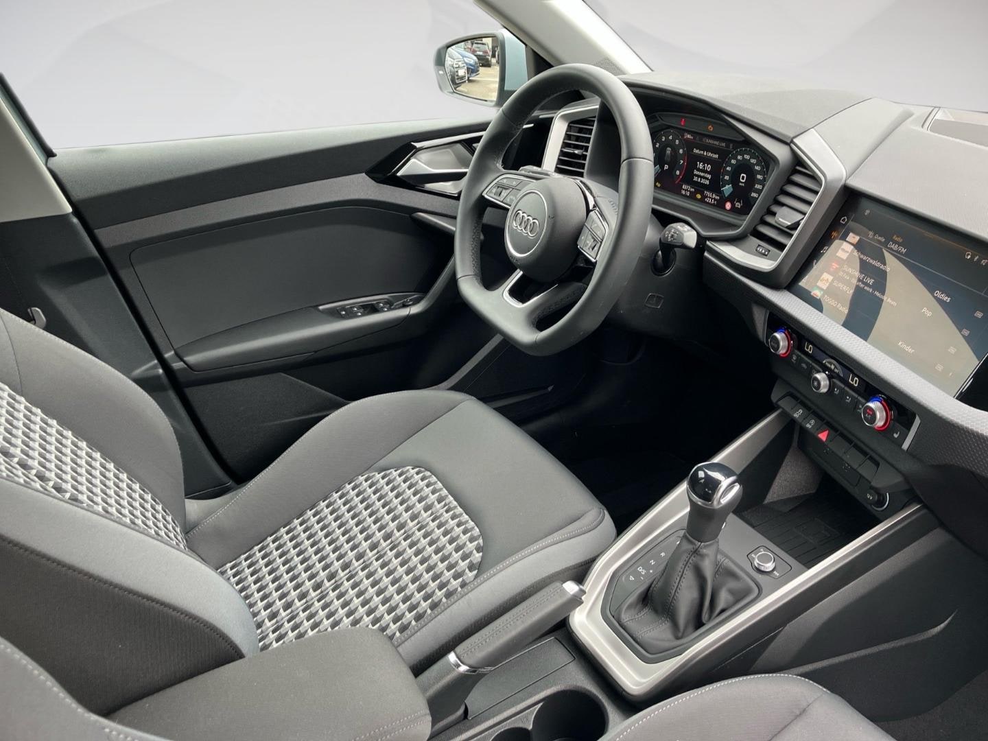 Bild über Audi A1 Sportback S line 25 TFSI S tronic - für weitere Informationen kontaktieren Sie den Audi Partner