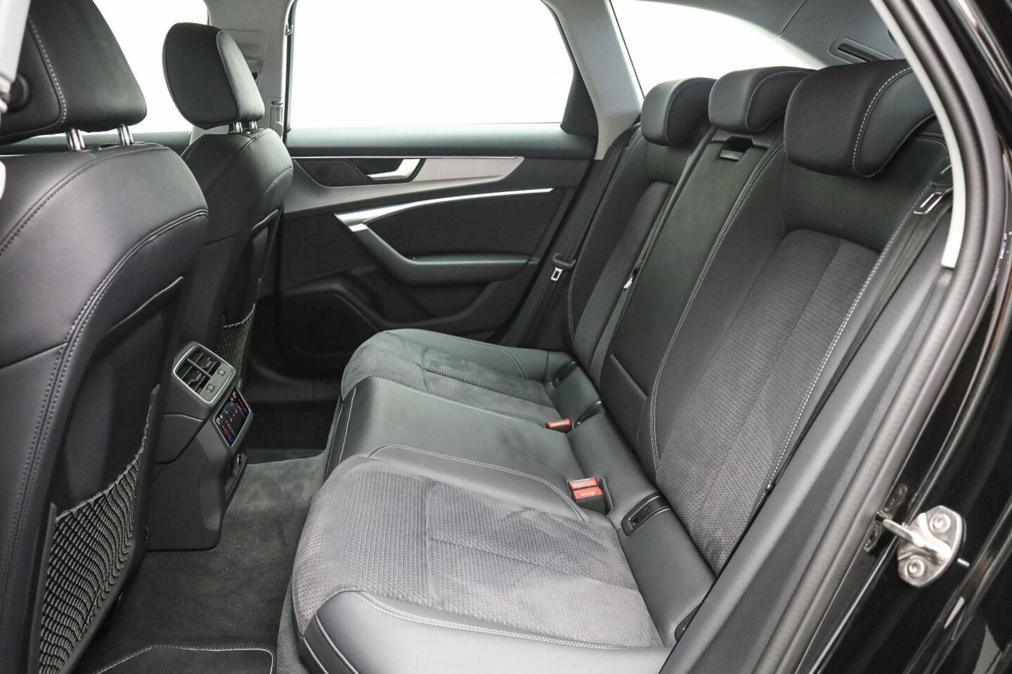 Bild über Audi S6 Avant TDI quattro tiptronic - für weitere Informationen kontaktieren Sie den Audi Partner