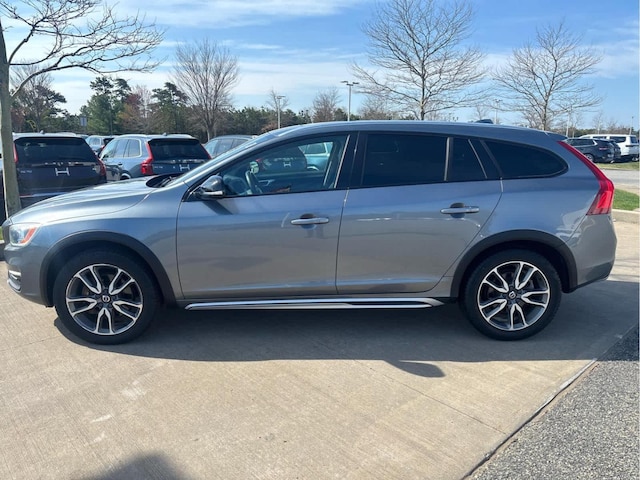 2018 Volvo V60 Cross Country