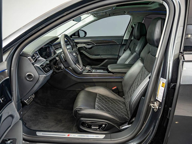 2022 Audi S8 Base - Photo 32