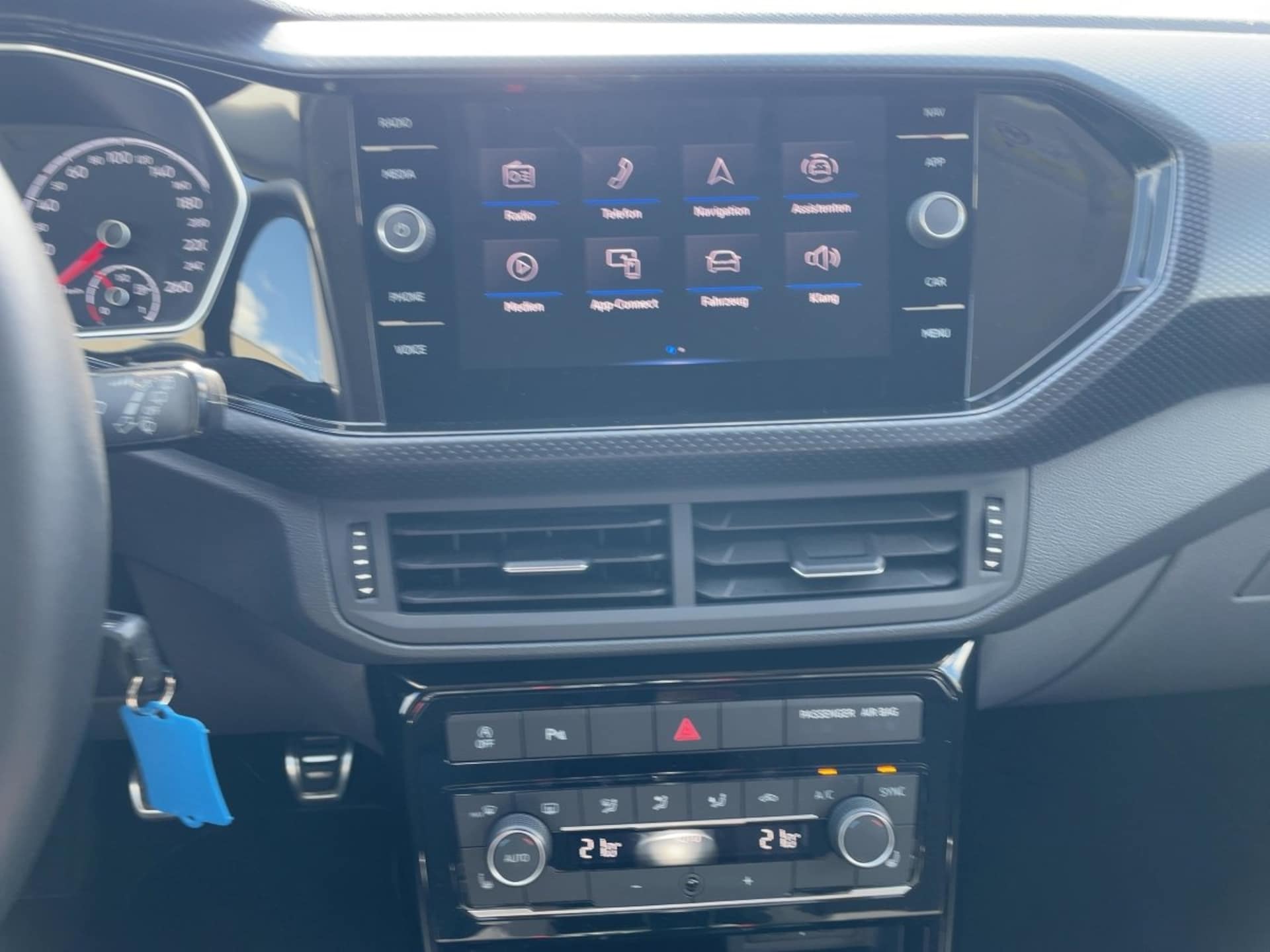 Volkswagen T-Cross United
