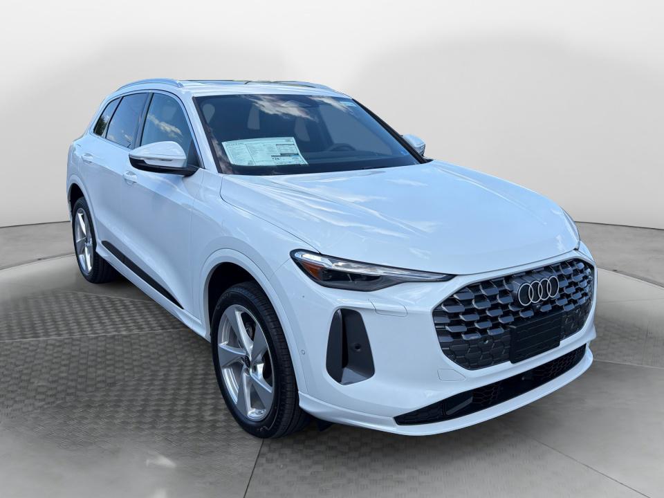2026 Audi Q5 Premium Plus quattro's photo