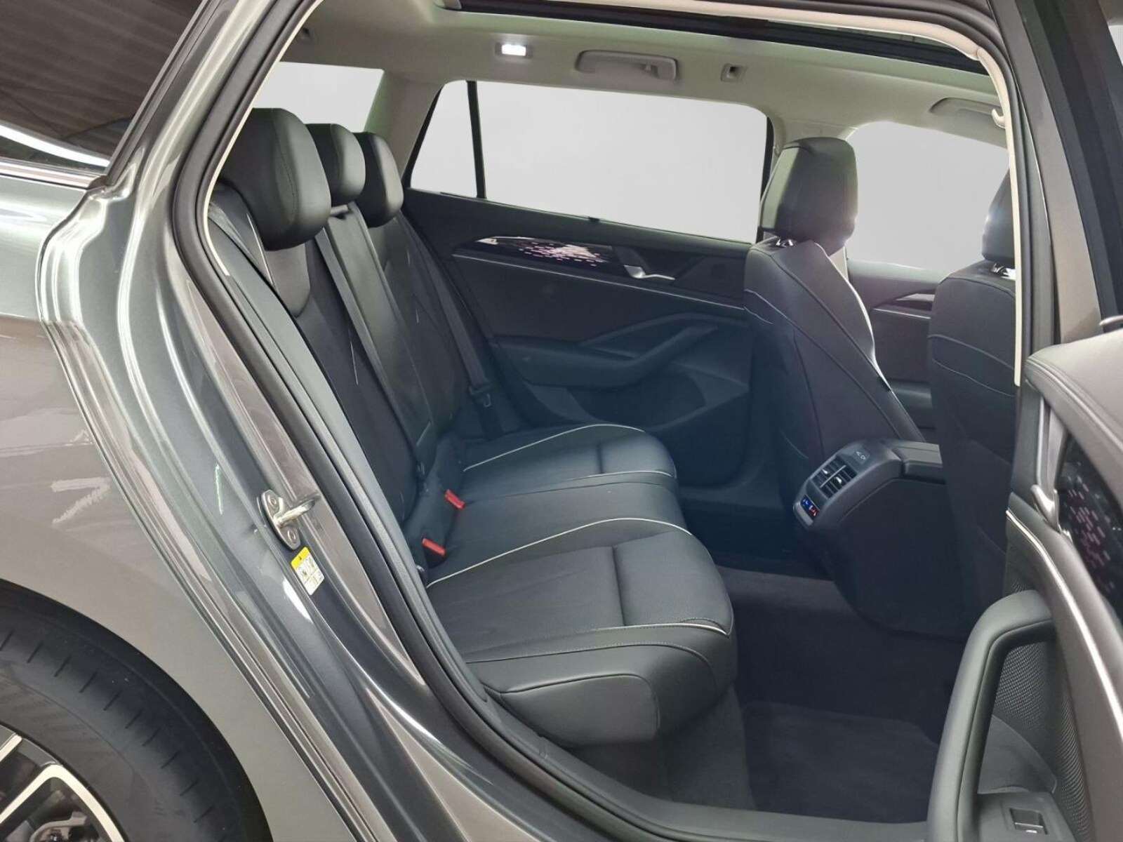 Volkswagen Passat – Bild 6