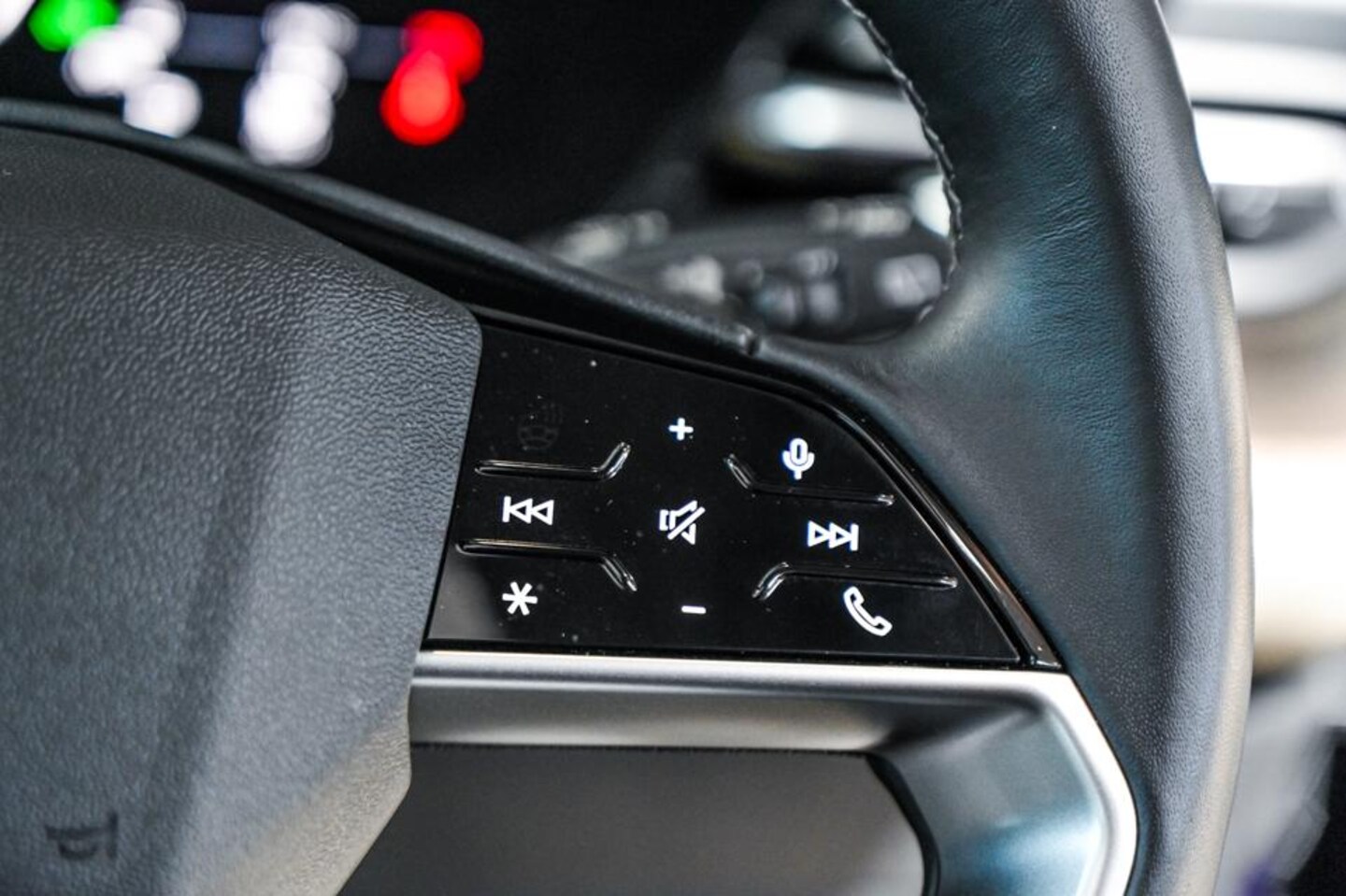 Image about Audi Q5 SUV TDI quattro 150 kW