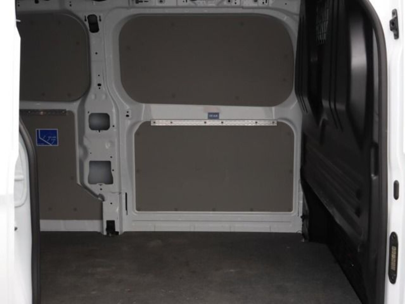 Volkswagen Transporter Kasten langer Radstand – Bild 7