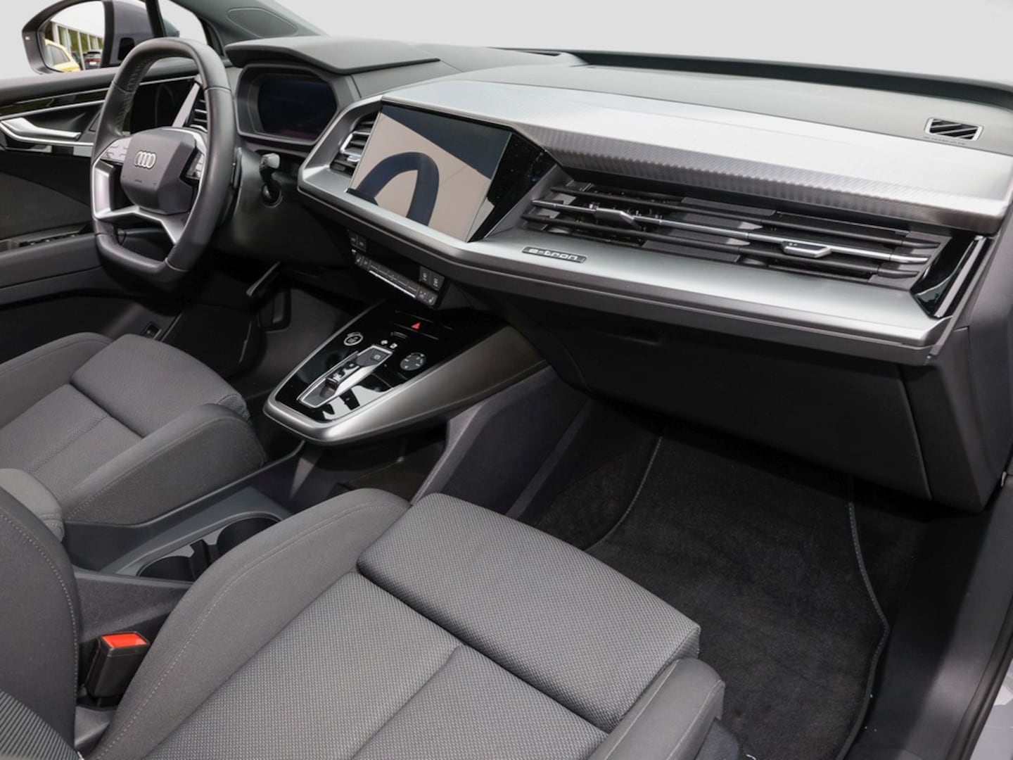 Bild über Audi Q4 e-tron 40 e-tron - für weitere Informationen kontaktieren Sie den Audi Partner