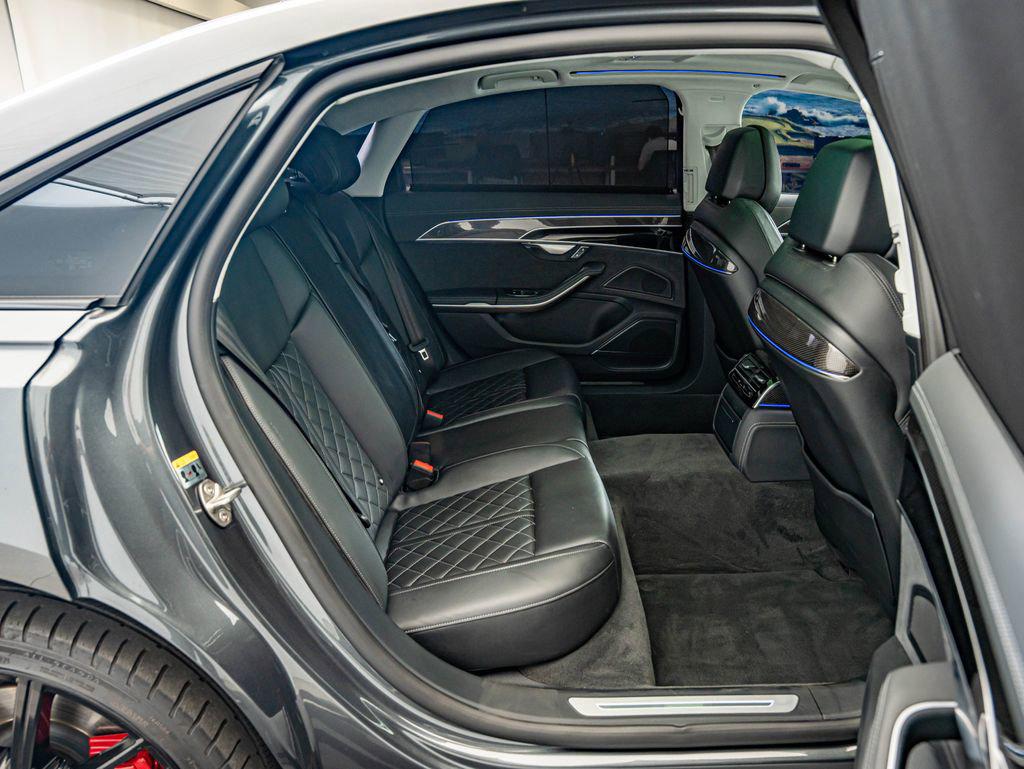 2022 Audi S8 Base - Photo 35