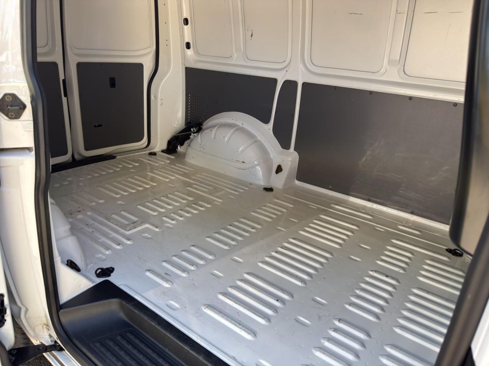 Volkswagen T6.1 Transporter Kasten kurzer Radstand