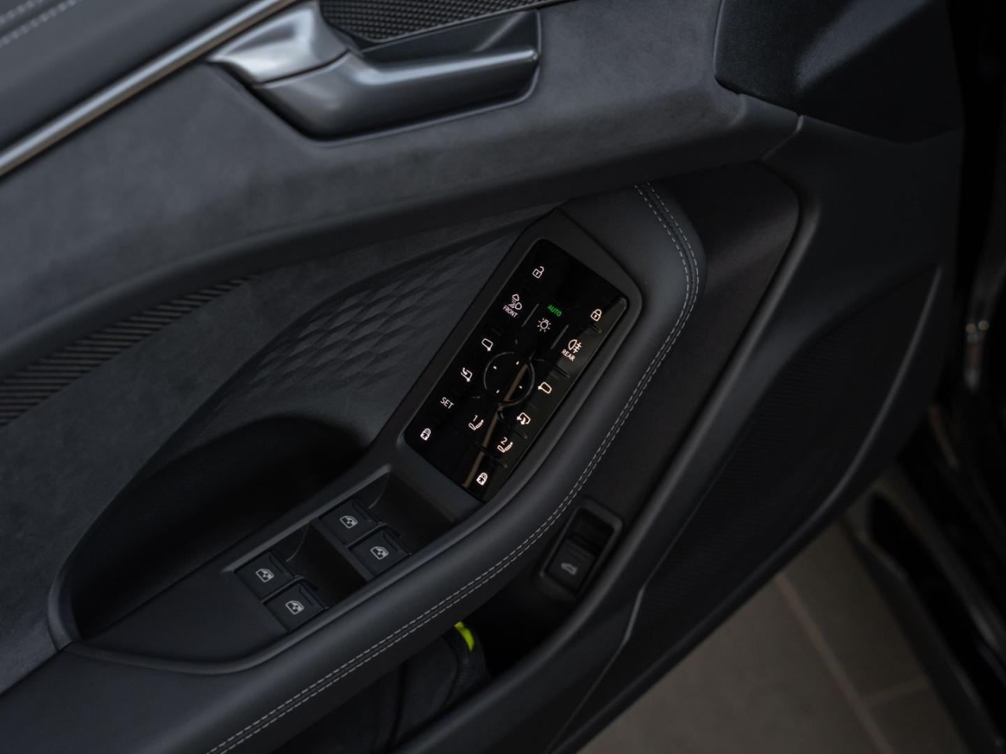 Bild über Audi A6 allroad TDI quattro 220 kW S tronic - für weitere Informationen kontaktieren Sie den Audi Partner