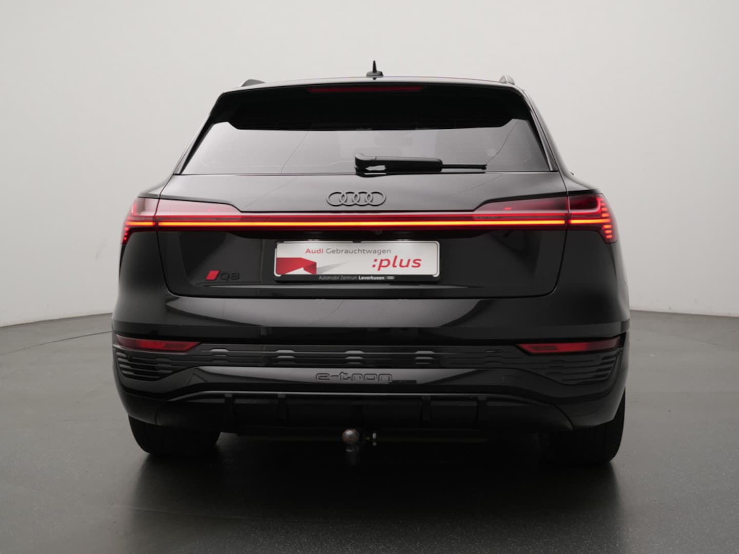 Bild über Audi Q8 e-tron S line 50 e-tron quattro - für weitere Informationen kontaktieren Sie den Audi Partner