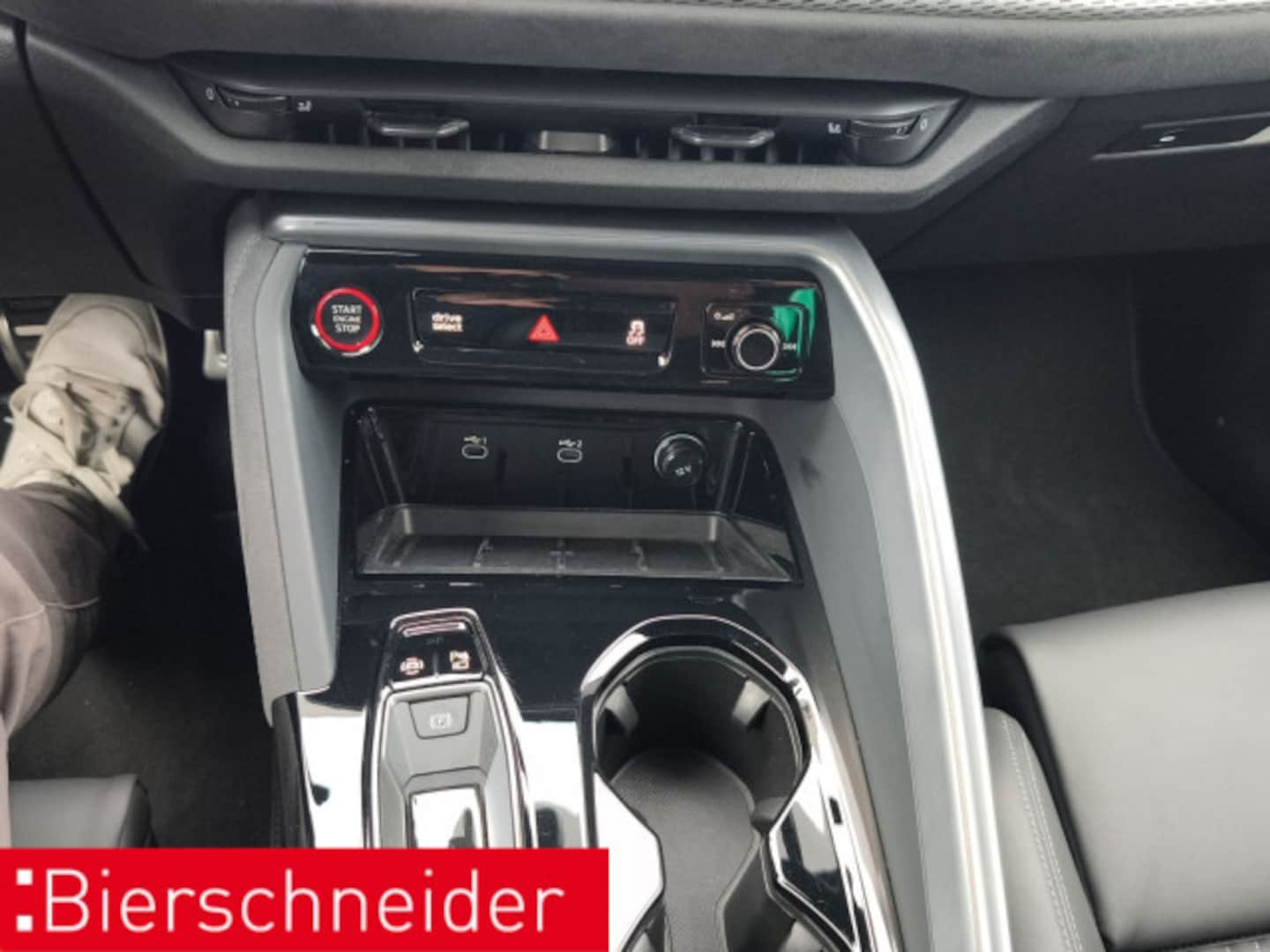 Bild über Audi SQ5 SUV TFSI 270 kW S tronic - für weitere Informationen kontaktieren Sie den Audi Partner