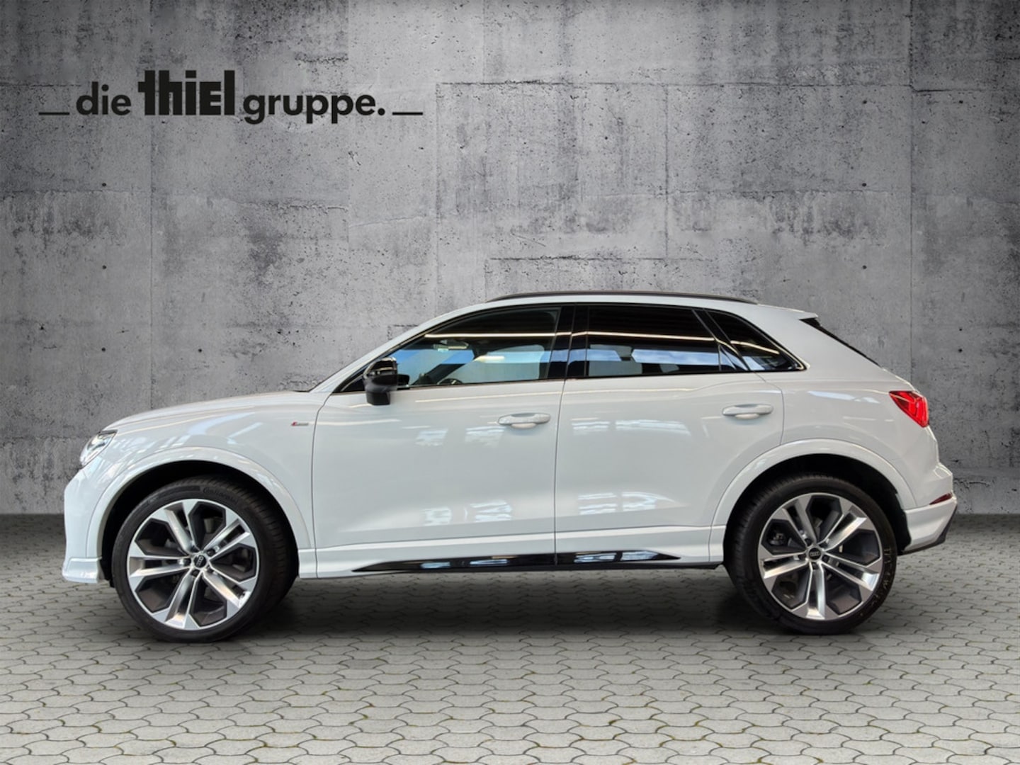 Bild über Audi Q3 S line 40 TFSI quattro S tronic - für weitere Informationen kontaktieren Sie den Audi Partner