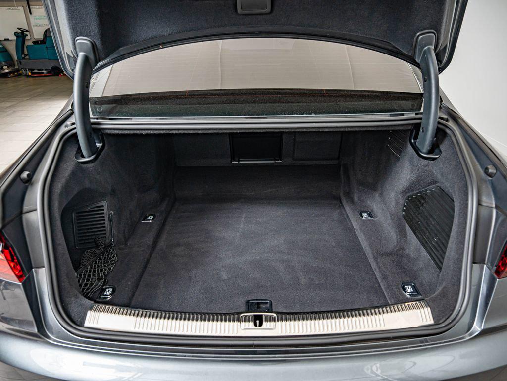 2022 Audi S8 Base - Photo 38