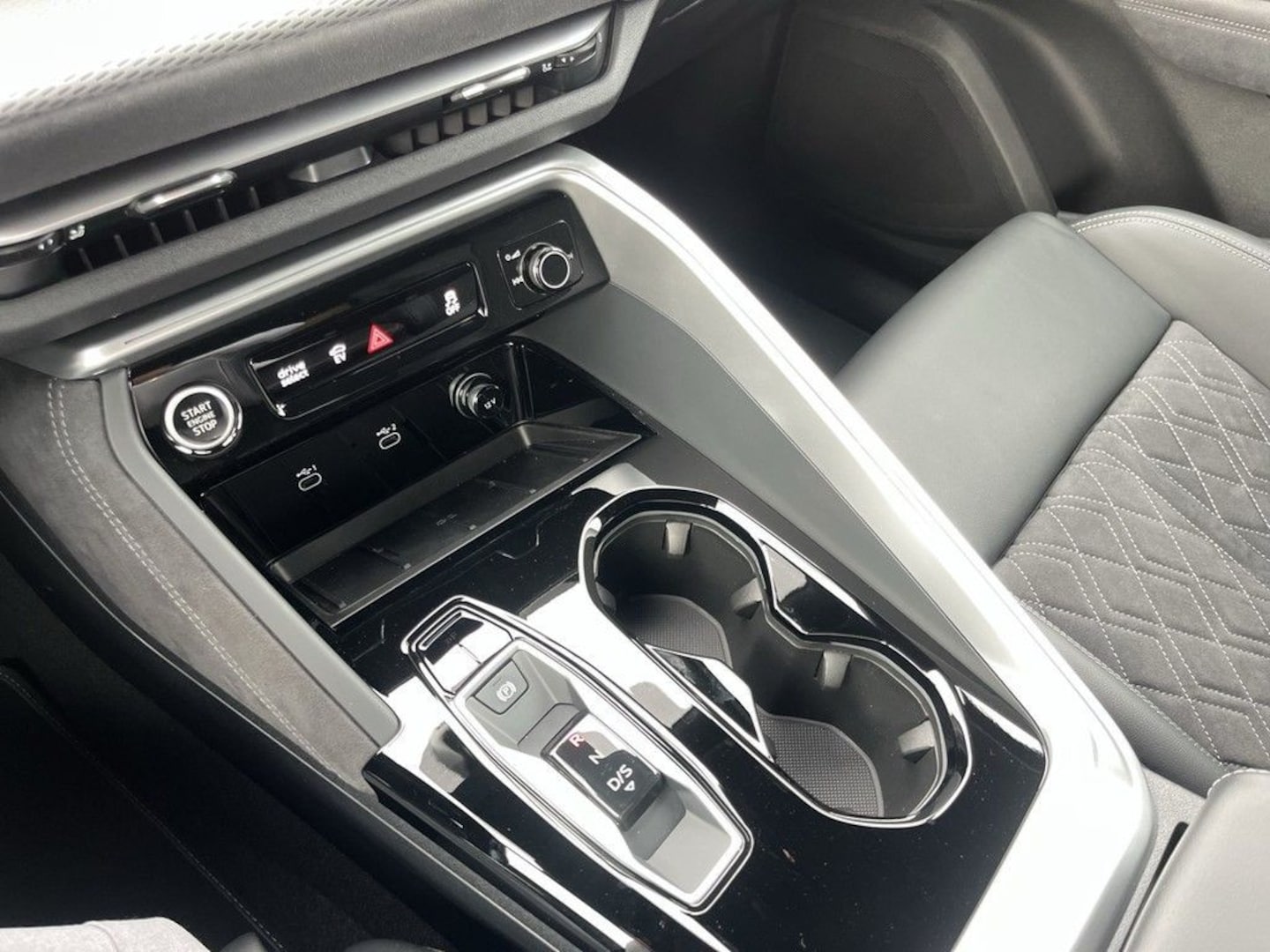 Bild über Audi Q5 SUV e-hybrid e-hybrid quattro 270 kW S tronic - für weitere Informationen kontaktieren Sie den Audi Partner
