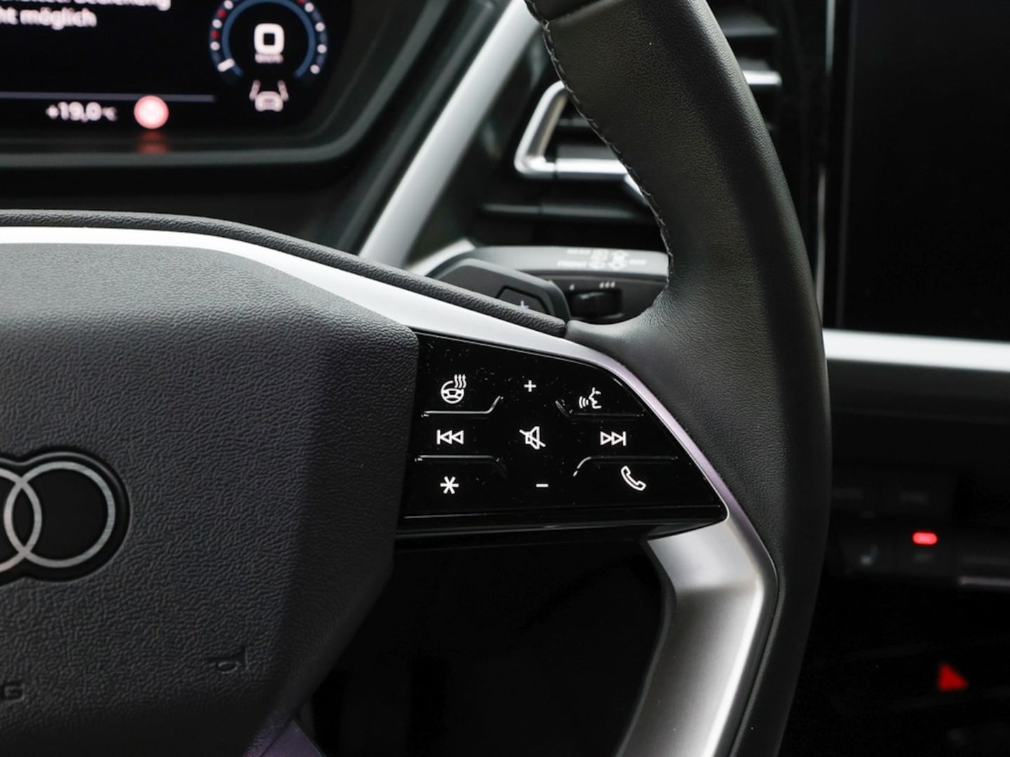 Bild über Audi Q4 e-tron 40 e-tron - für weitere Informationen kontaktieren Sie den Audi Partner