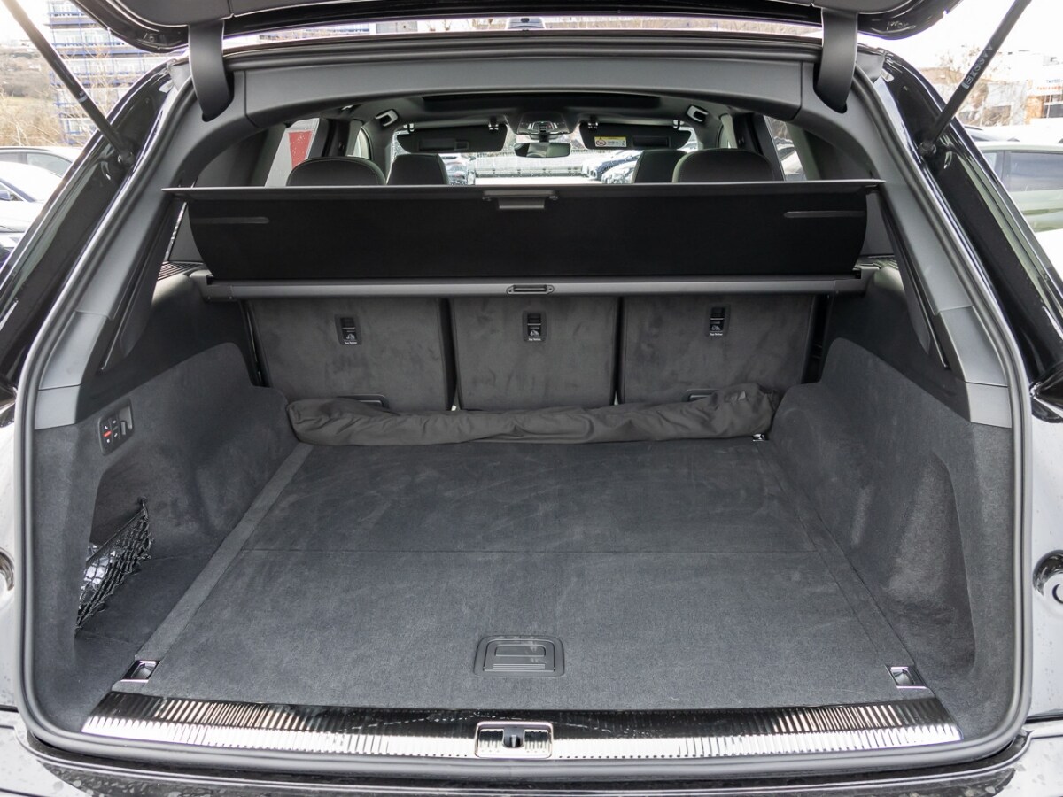 Image about Audi Q7 SUV S line 50 TDI quattro tiptronic