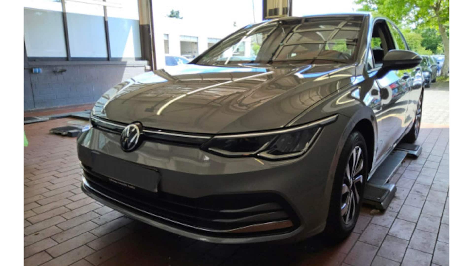 Volkswagen Golf Life