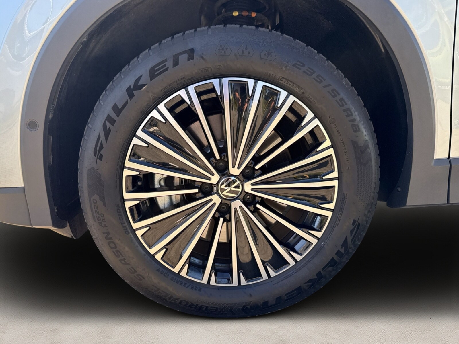 Volkswagen Tiguan – Bild 7