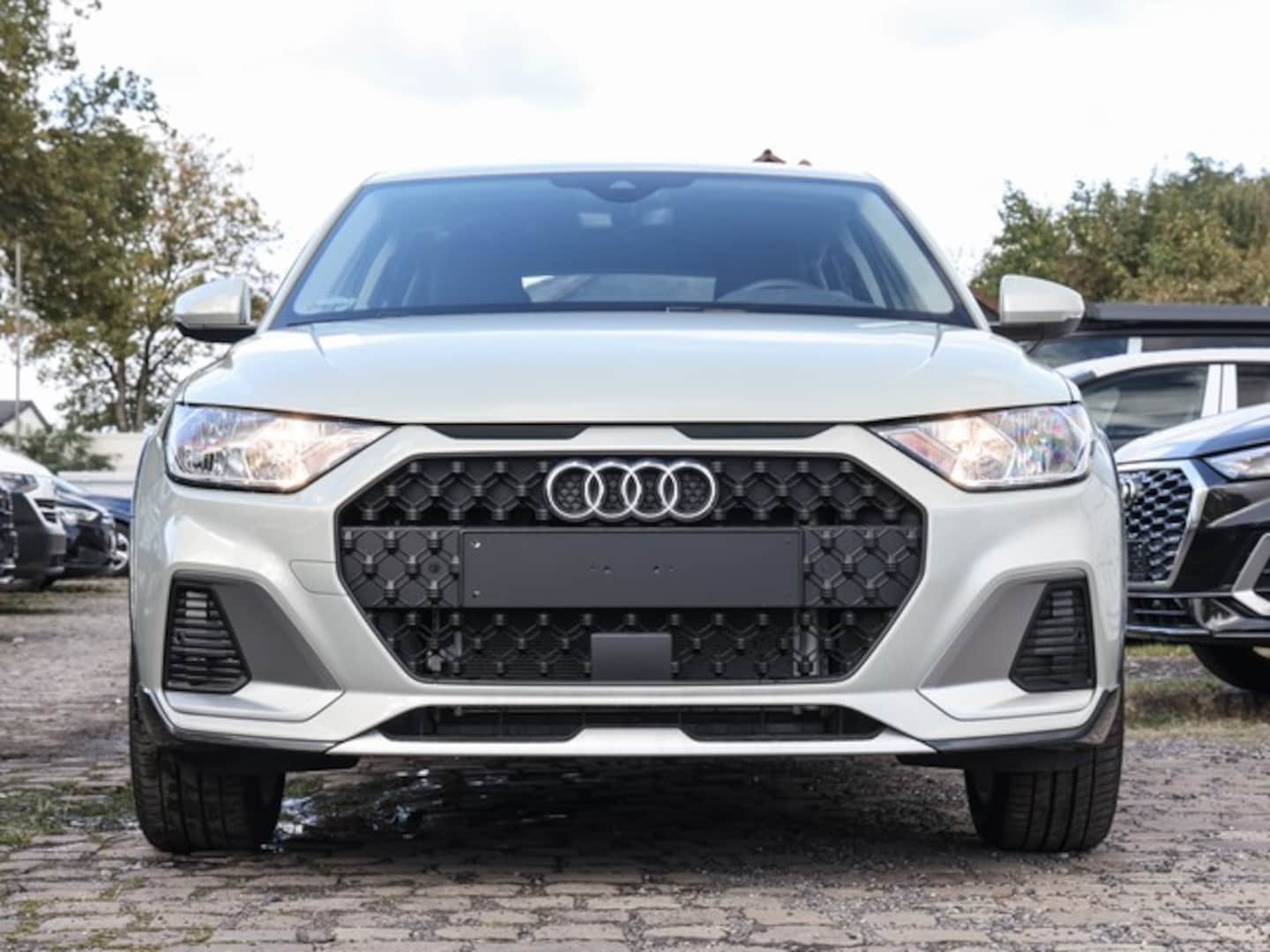 Bild über Audi A1 allstreet 30 TFSI S tronic - für weitere Informationen kontaktieren Sie den Audi Partner