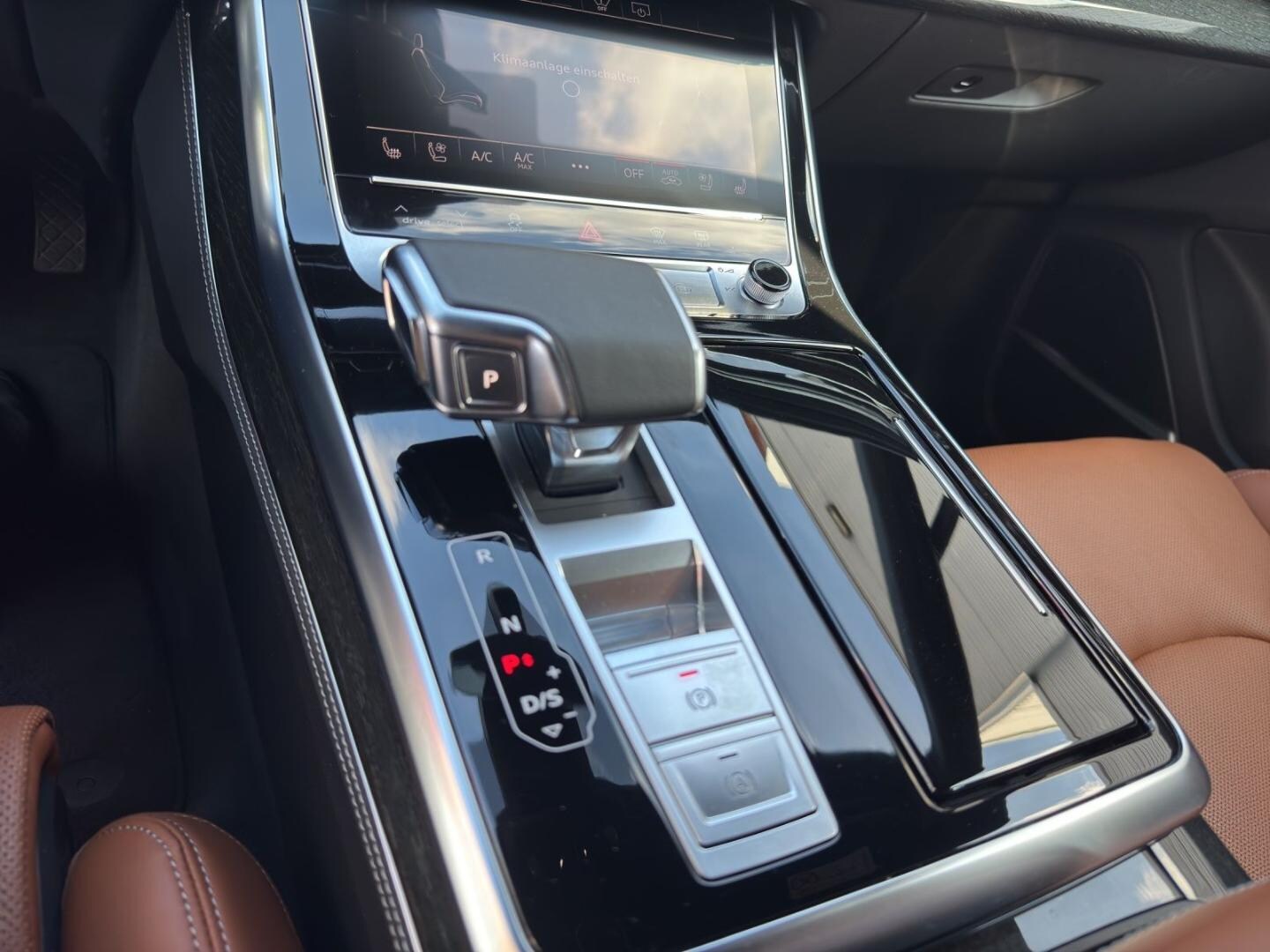 Bild über Audi Q7 SUV TDI quattro 210 kW tiptronic - für weitere Informationen kontaktieren Sie den Audi Partner
