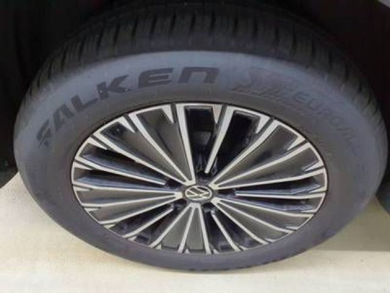 Volkswagen Tiguan – Bild 3