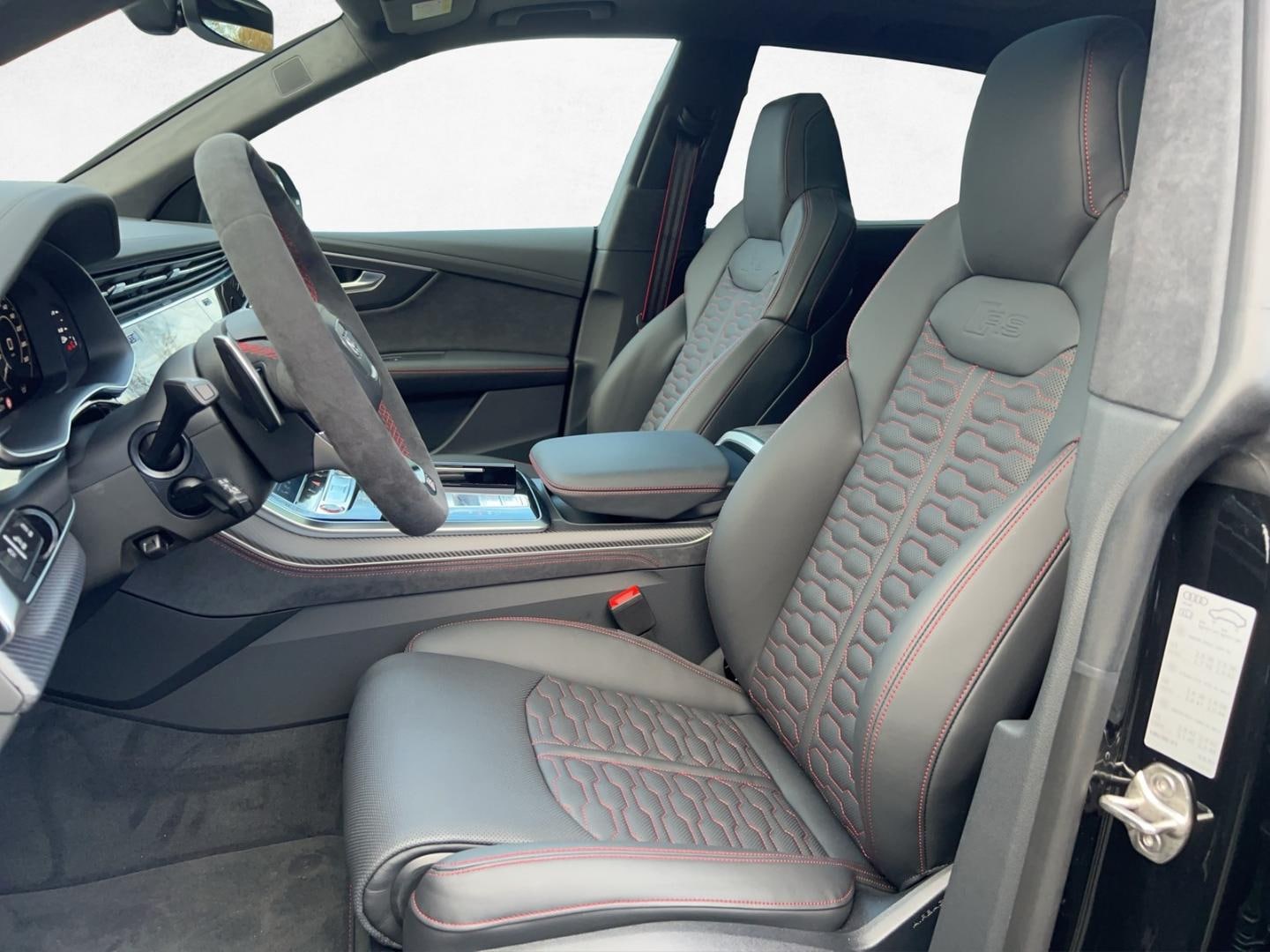 Bild über Audi RS Q8 SUV TFSI quattro tiptronic - für weitere Informationen kontaktieren Sie den Audi Partner