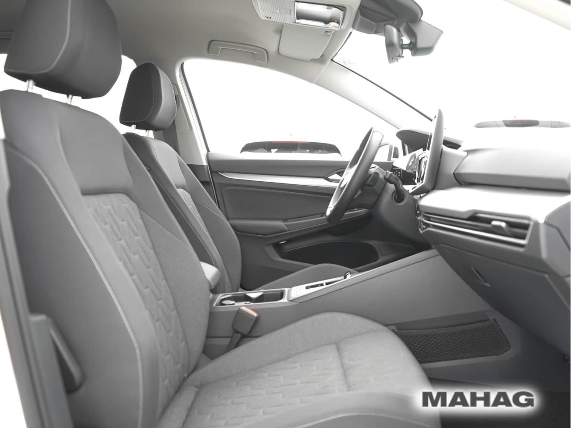 Volkswagen Golf Variant Life
