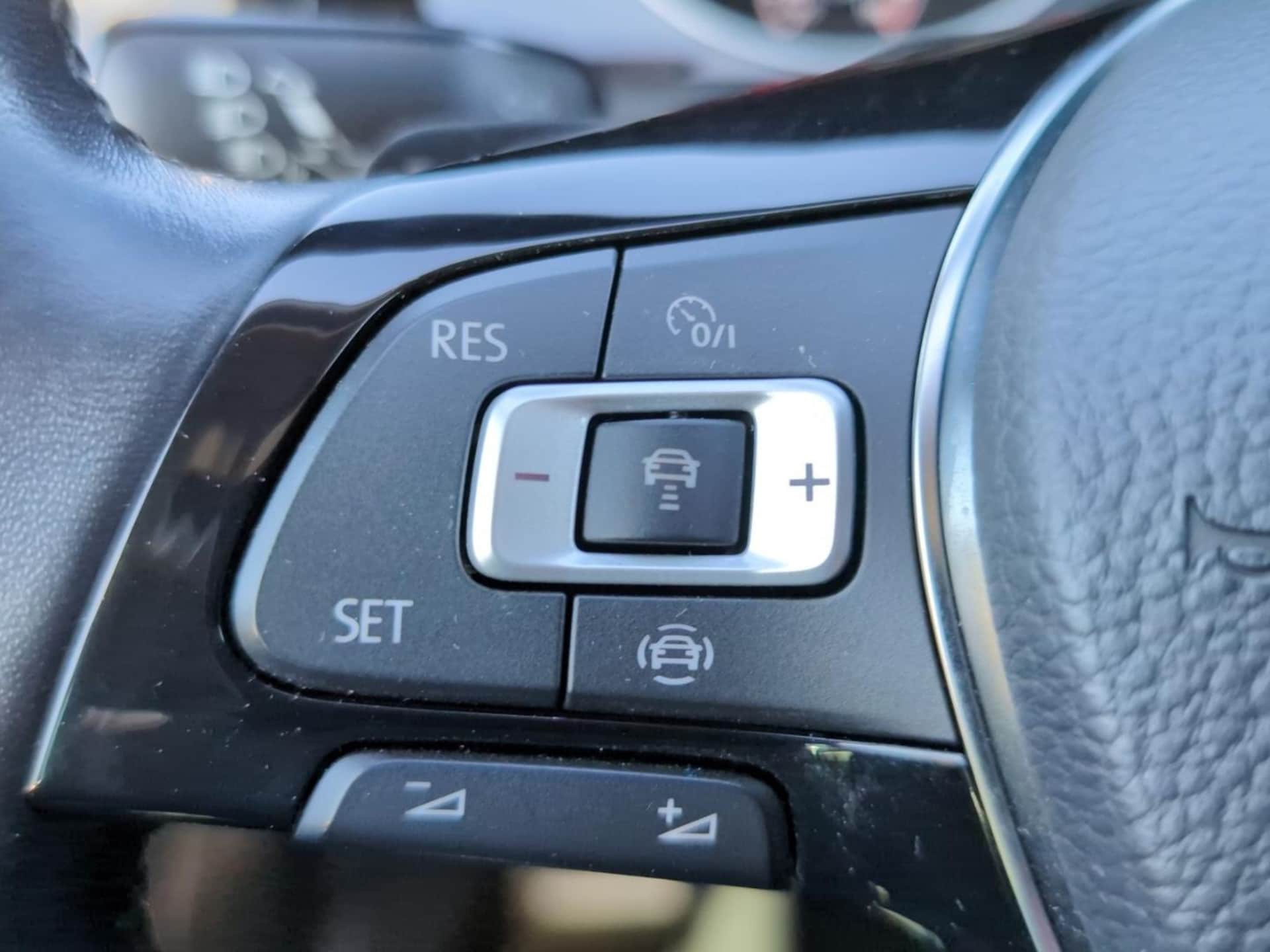 Volkswagen Golf IQ.DRIVE