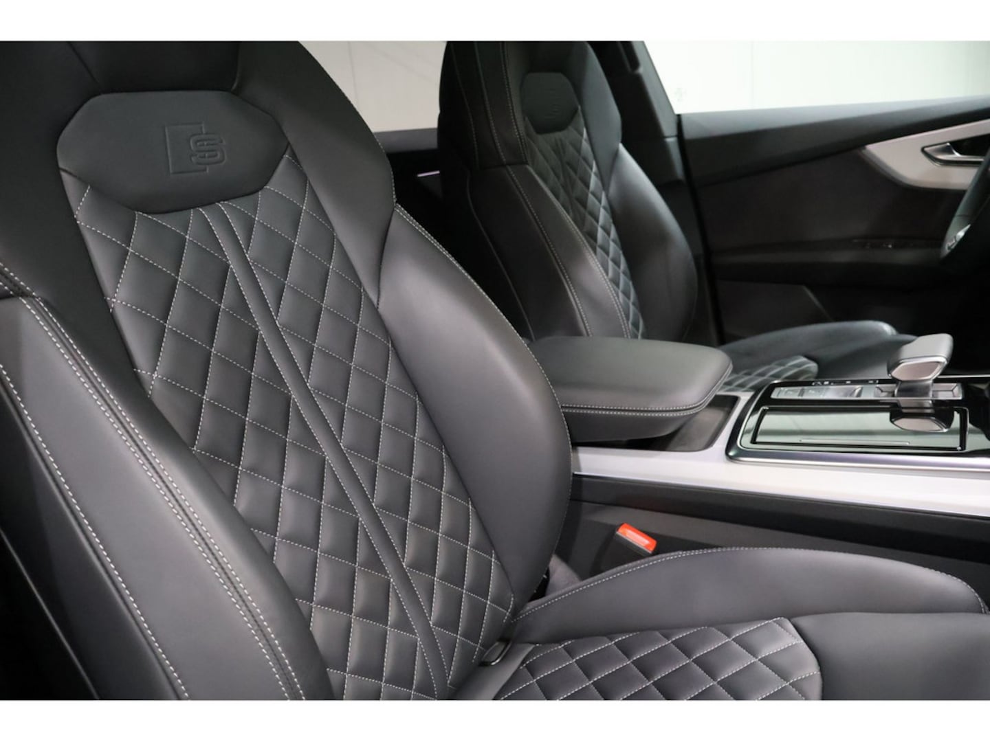 Bild über Audi Q8 SUV 50 TDI quattro tiptronic - für weitere Informationen kontaktieren Sie den Audi Partner