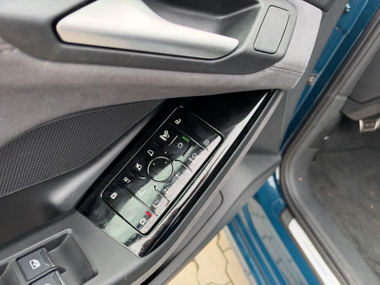 Bild über Audi A6 Avant e-tron e-tron - für weitere Informationen kontaktieren Sie den Audi Partner