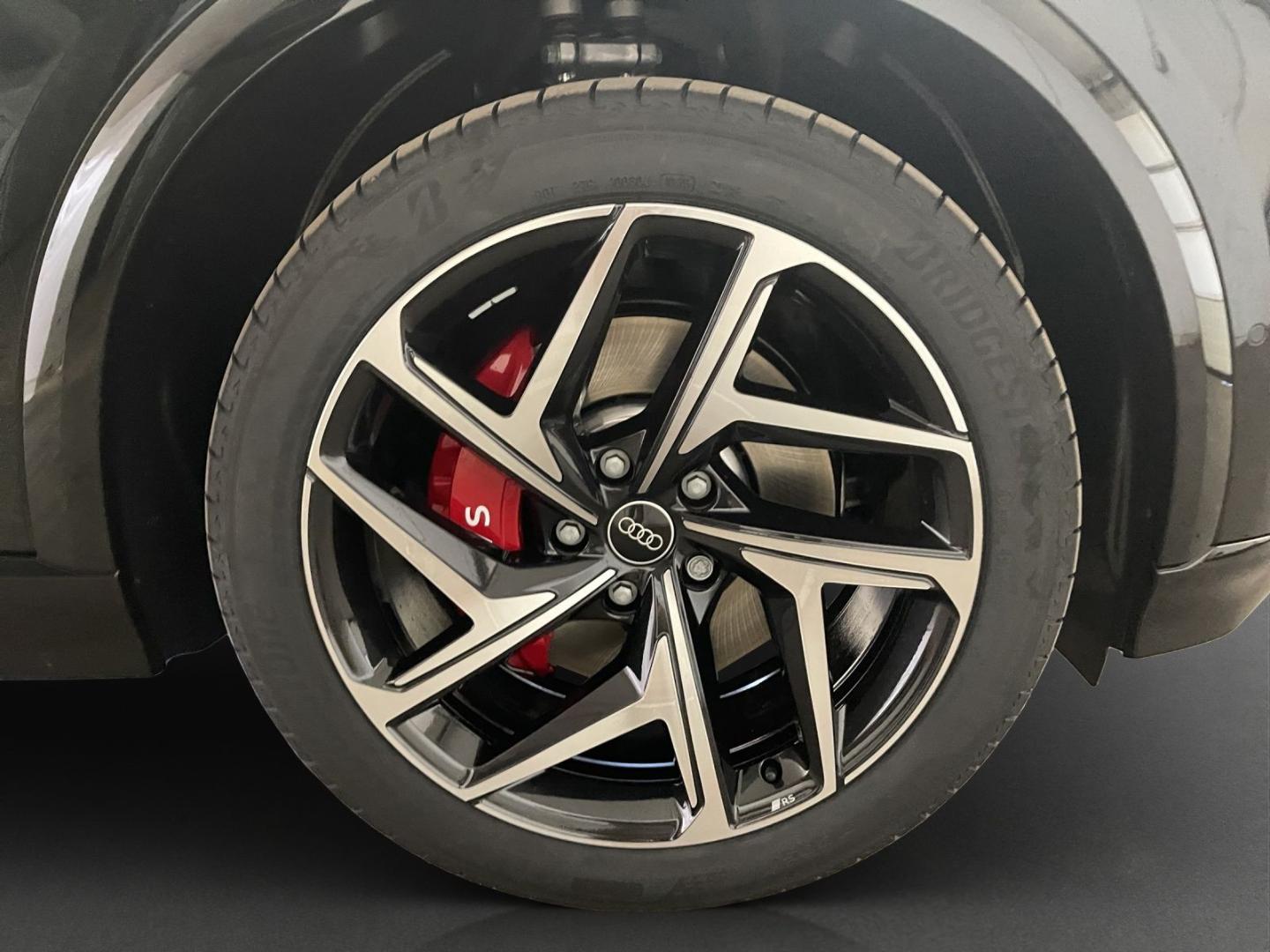 Image about Audi SQ6 Sportback e-tron e-tron