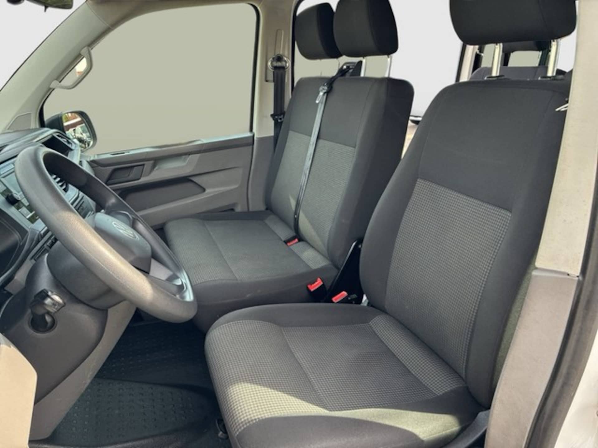 Volkswagen T6.1 Transporter Kombi kurzer Radstand